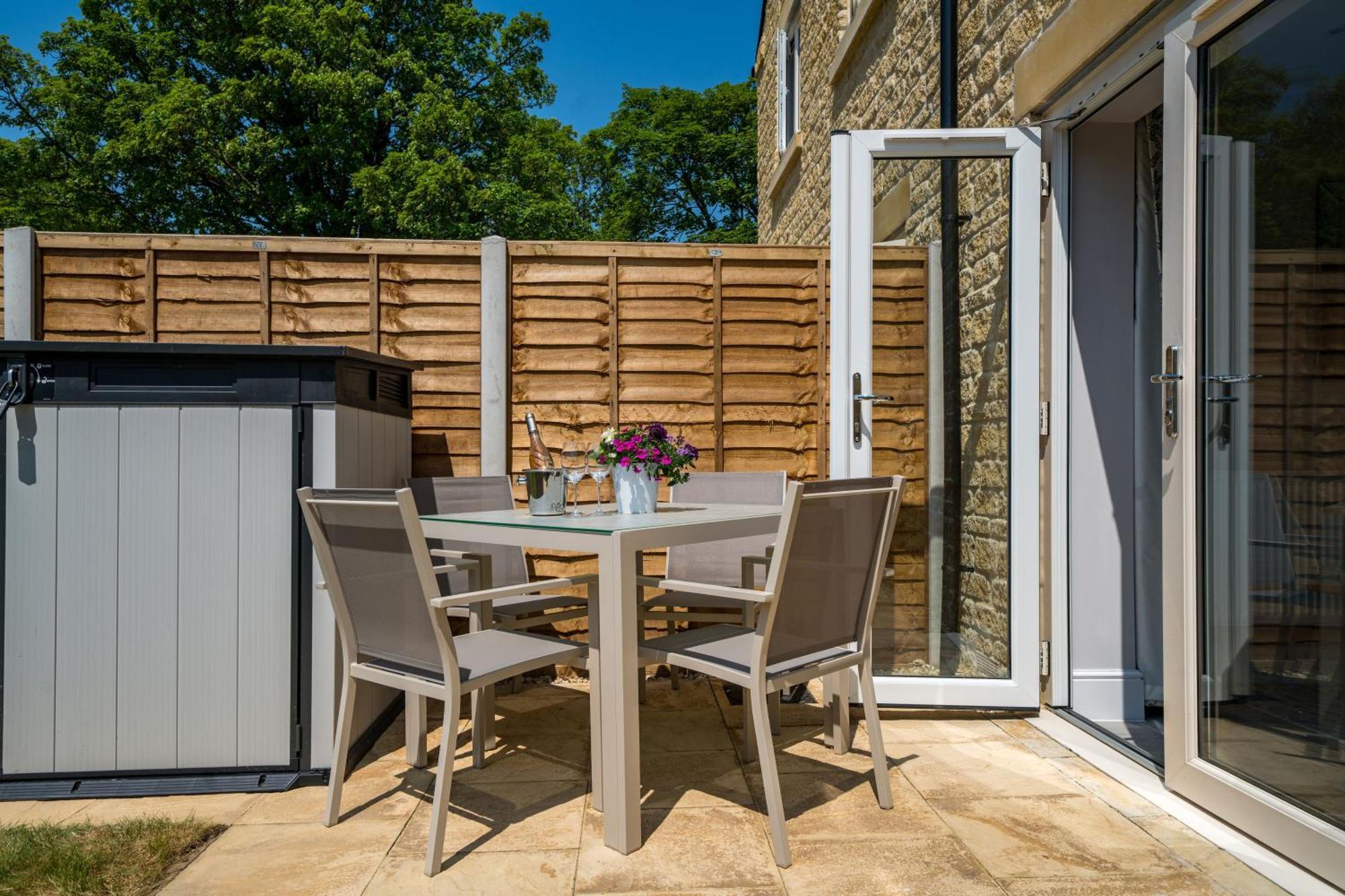 Fleming Cottage - Contemporary Cotswold Home Upper Rissington エクステリア 写真