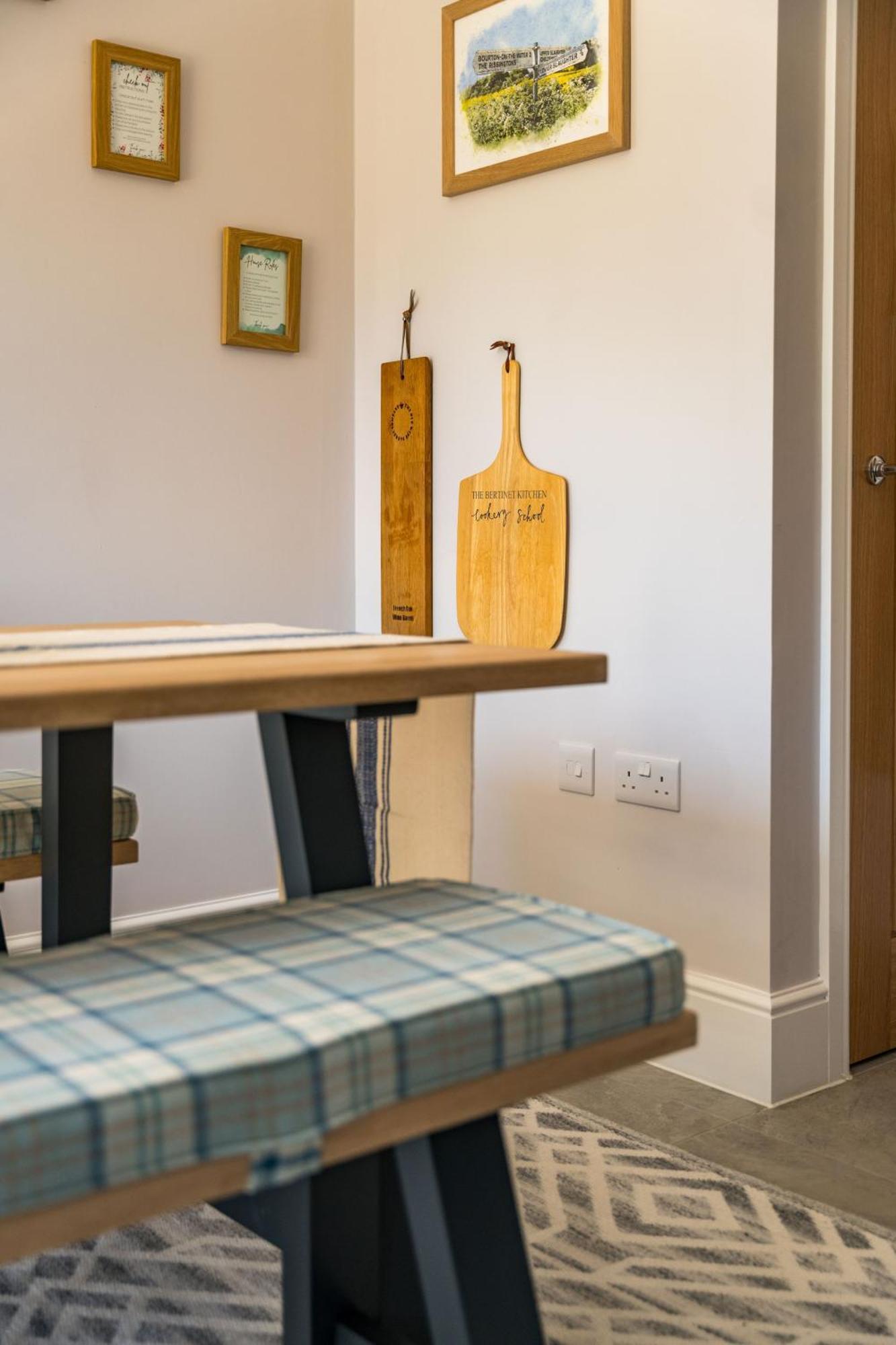 Fleming Cottage - Contemporary Cotswold Home Upper Rissington エクステリア 写真