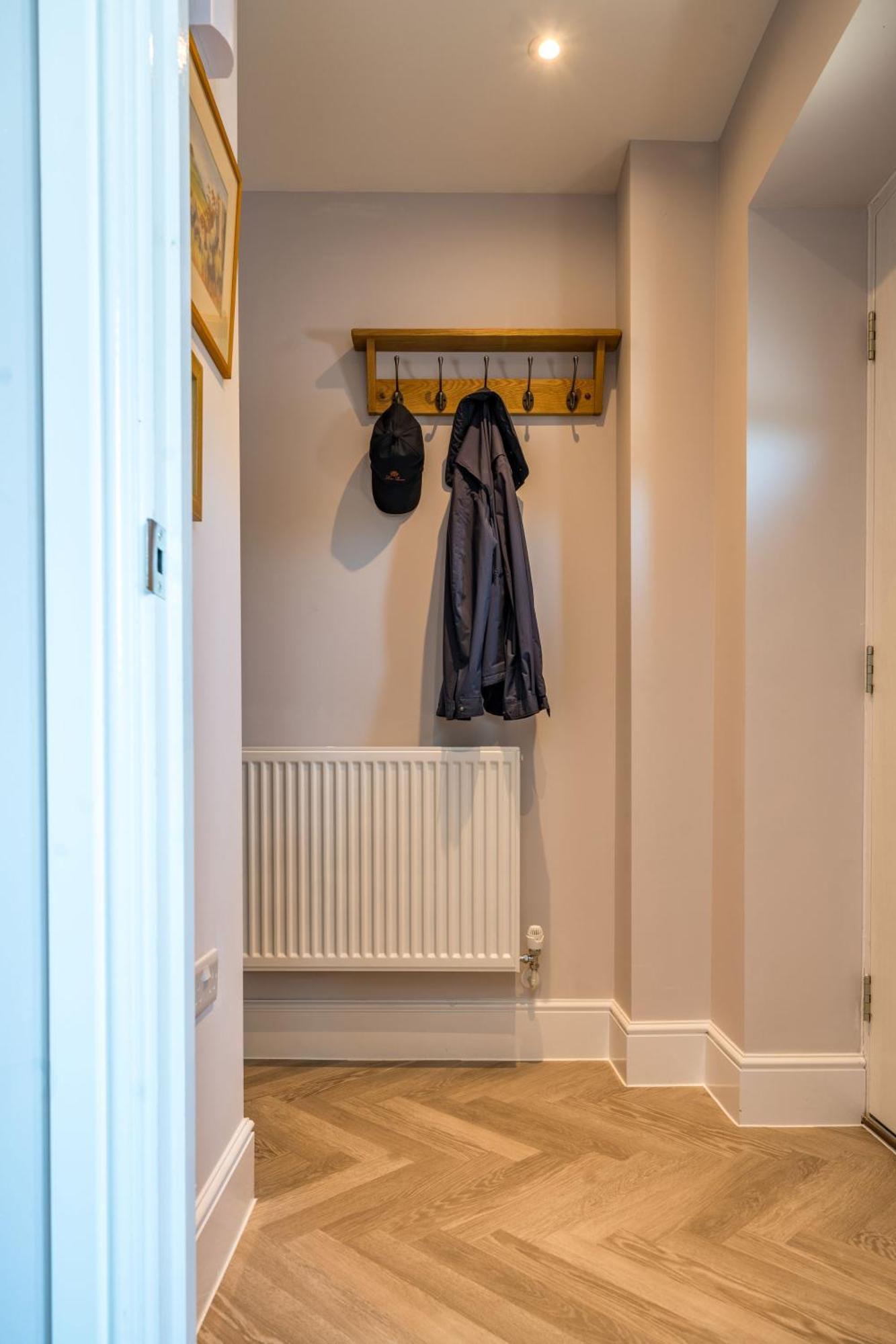 Fleming Cottage - Contemporary Cotswold Home Upper Rissington エクステリア 写真