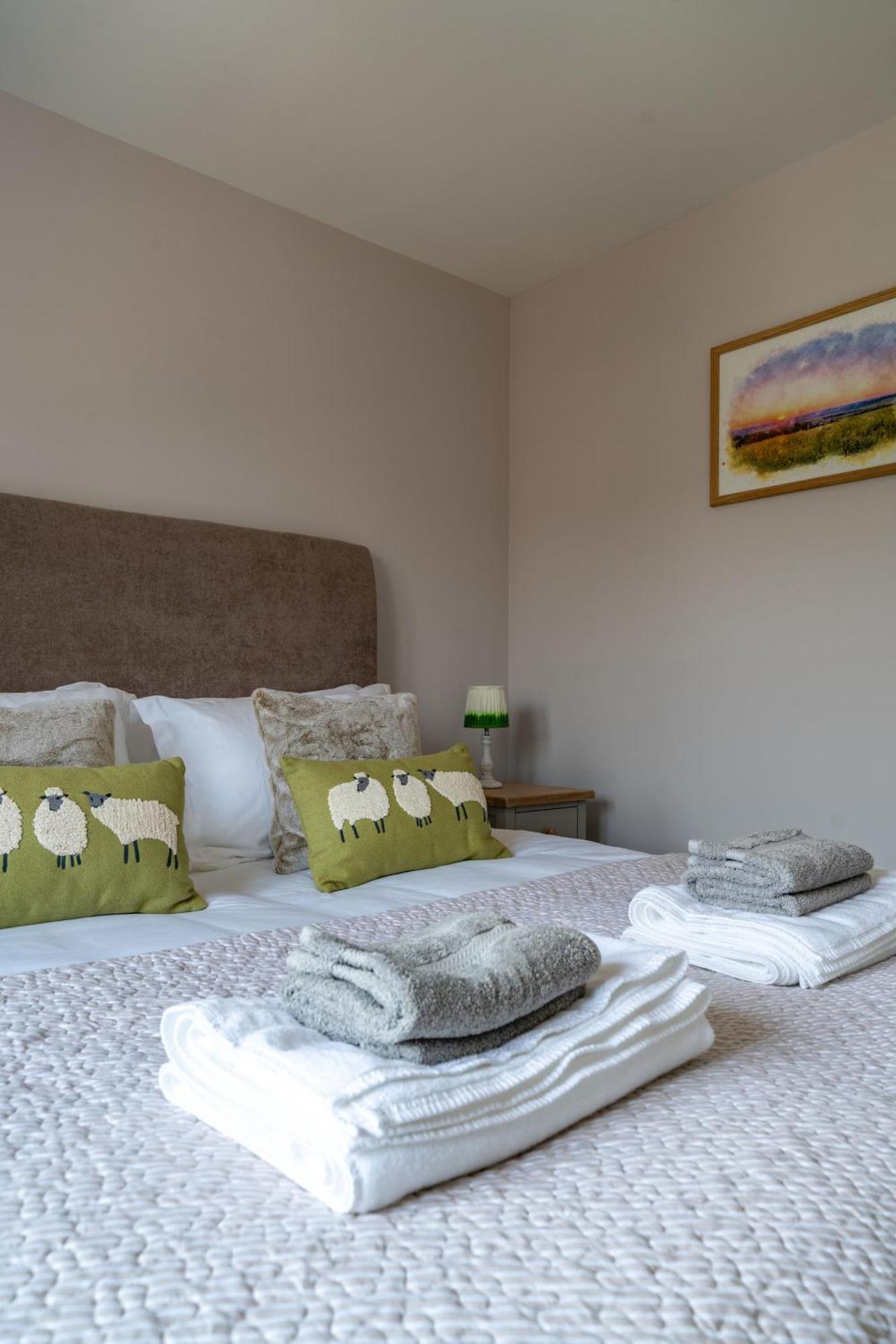 Fleming Cottage - Contemporary Cotswold Home Upper Rissington エクステリア 写真